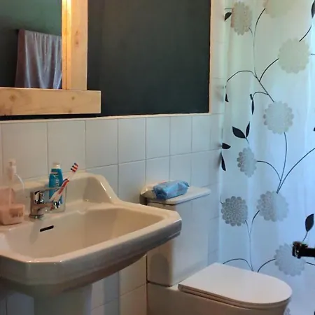 Con Bano Compartido * Camaleño